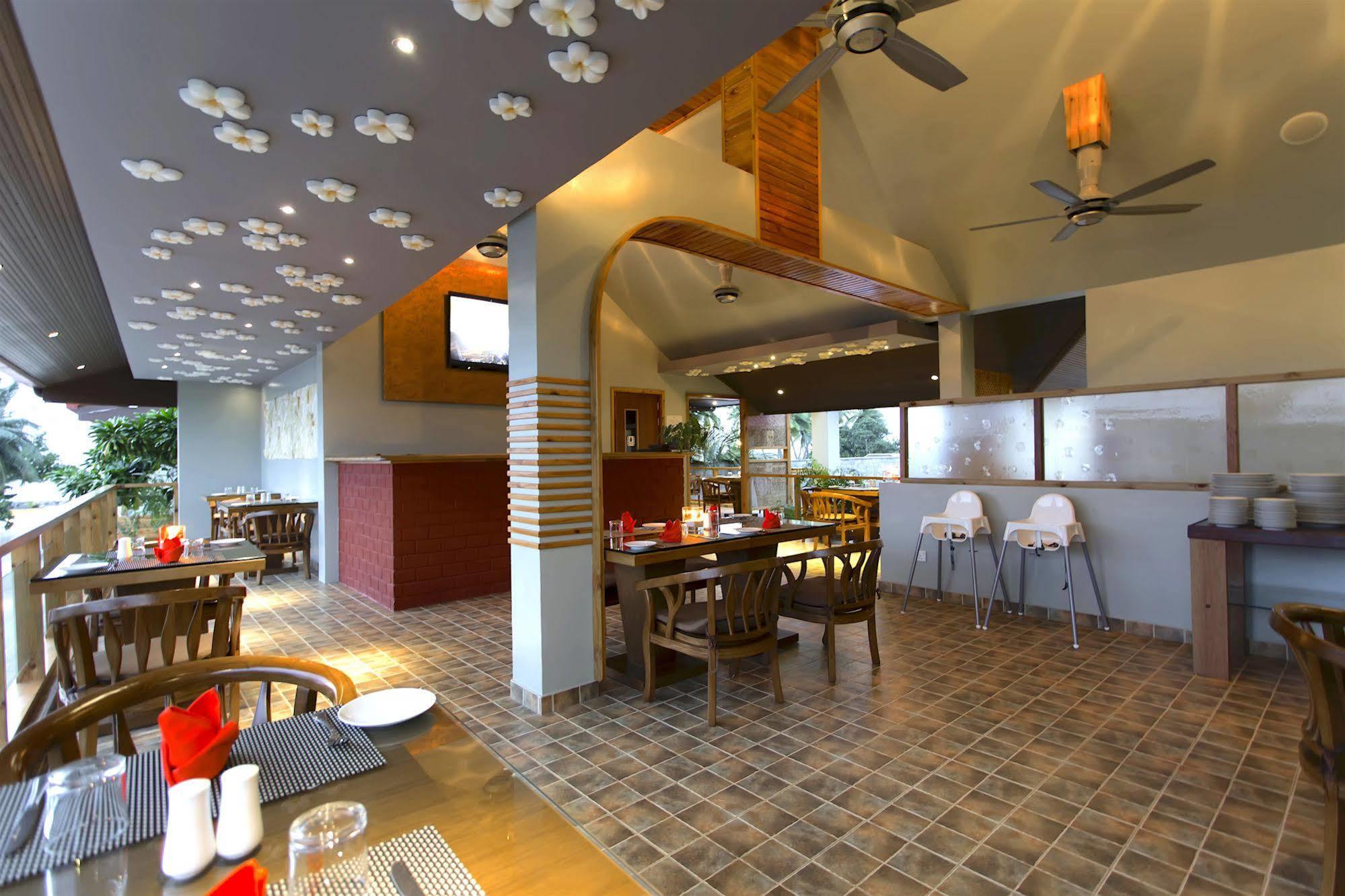 Kaani Village & 4* Maafushi